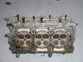 Zylinderkopf hinten 2,5 V6